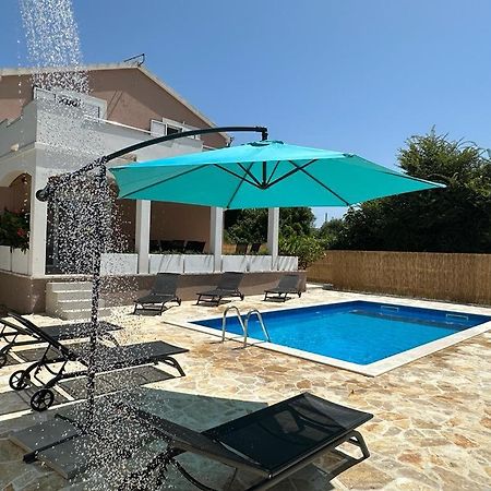 Leggiero Villa Бенковац Екстериор снимка
