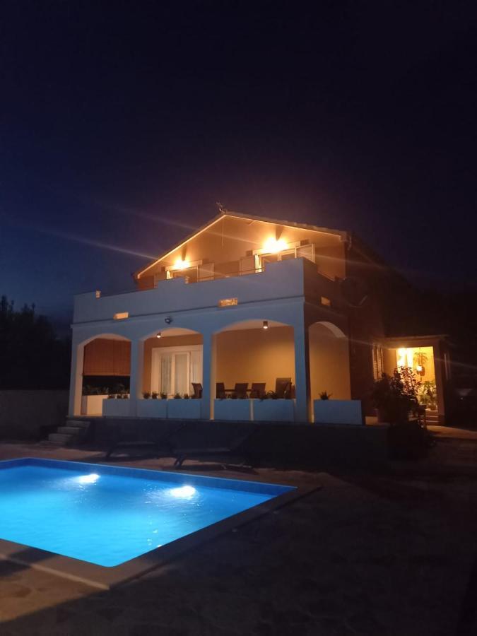 Leggiero Villa Бенковац Екстериор снимка