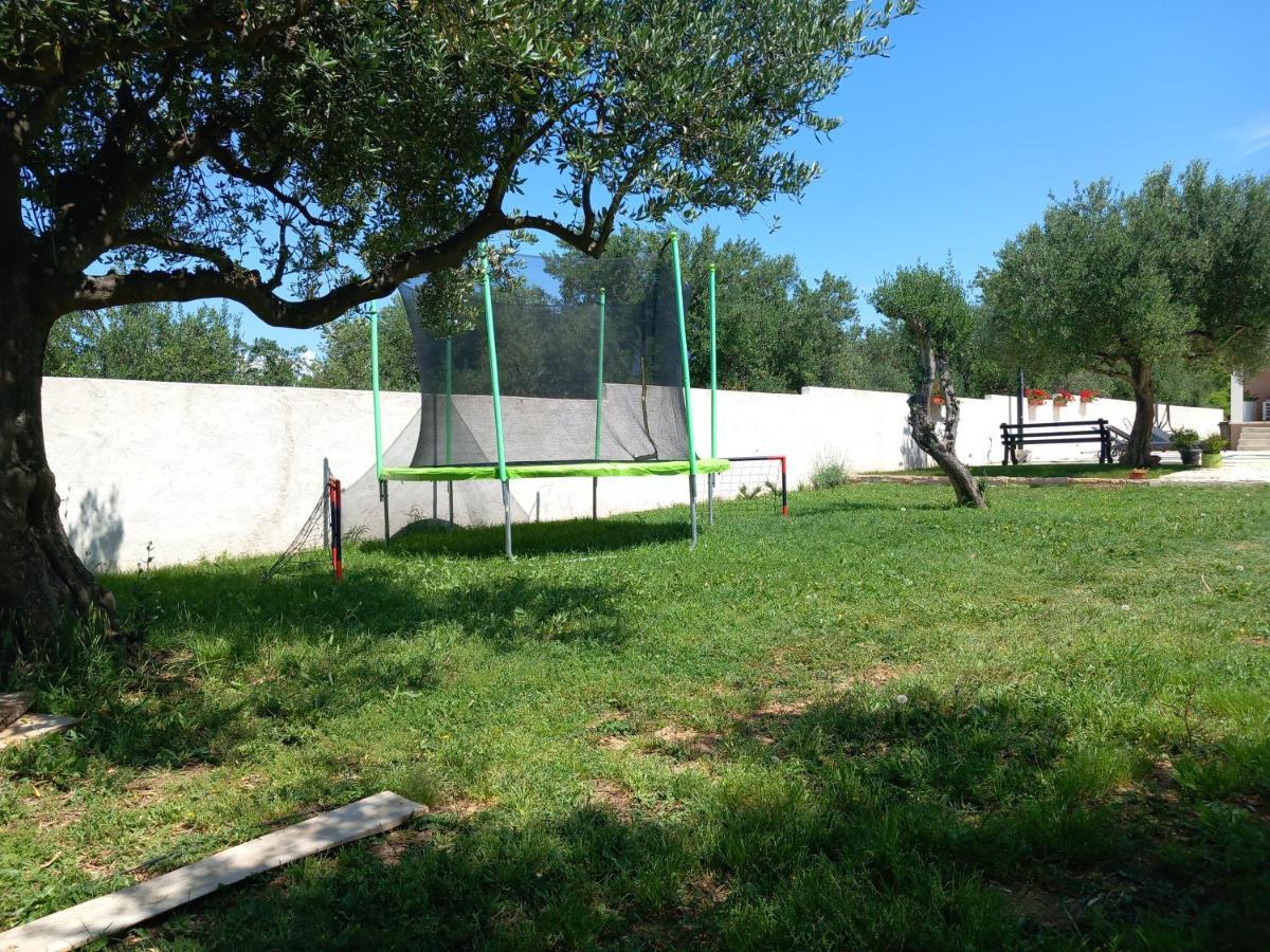 Leggiero Villa Бенковац Екстериор снимка