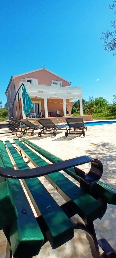 Leggiero Villa Бенковац Екстериор снимка