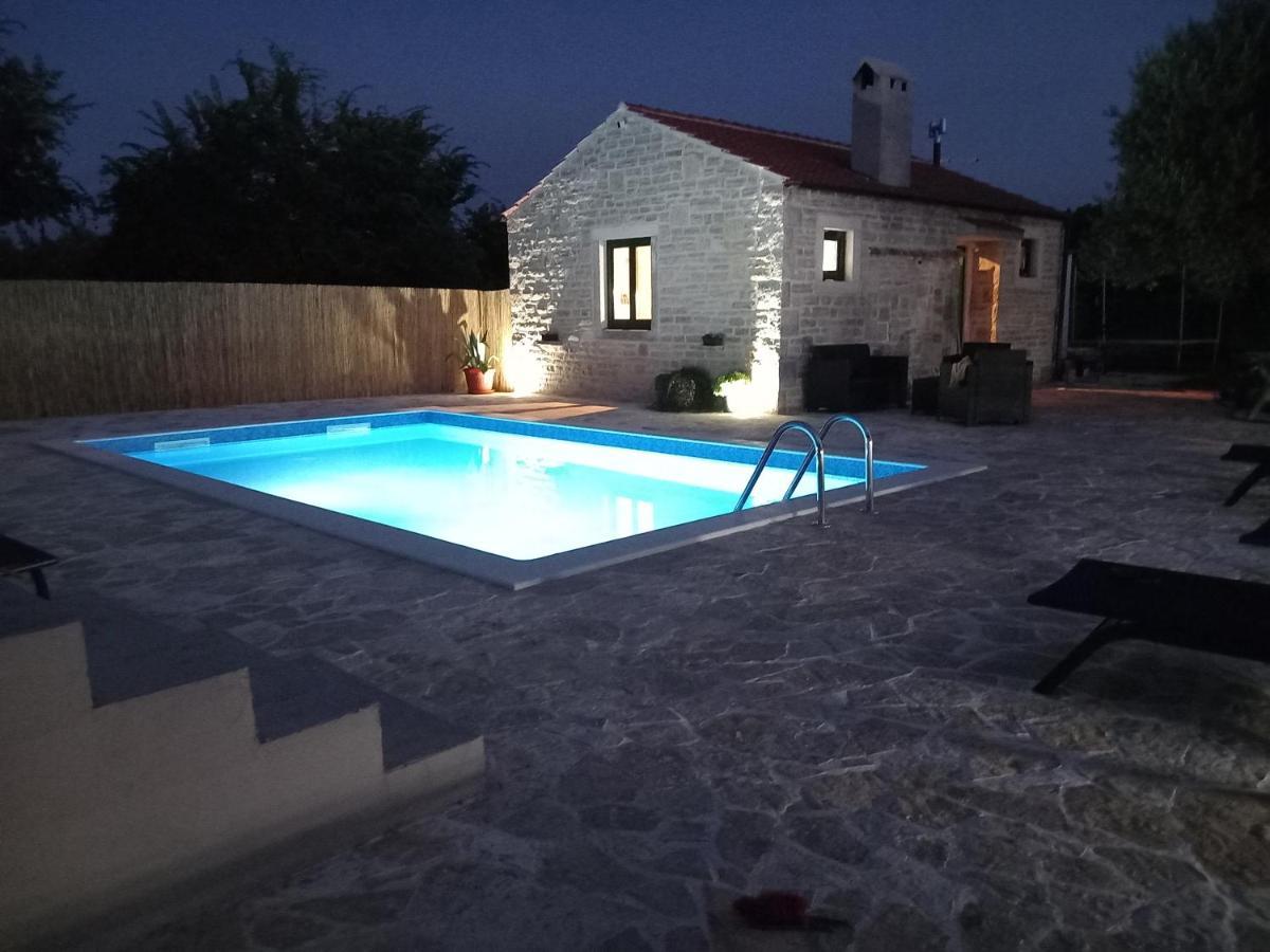 Leggiero Villa Бенковац Екстериор снимка